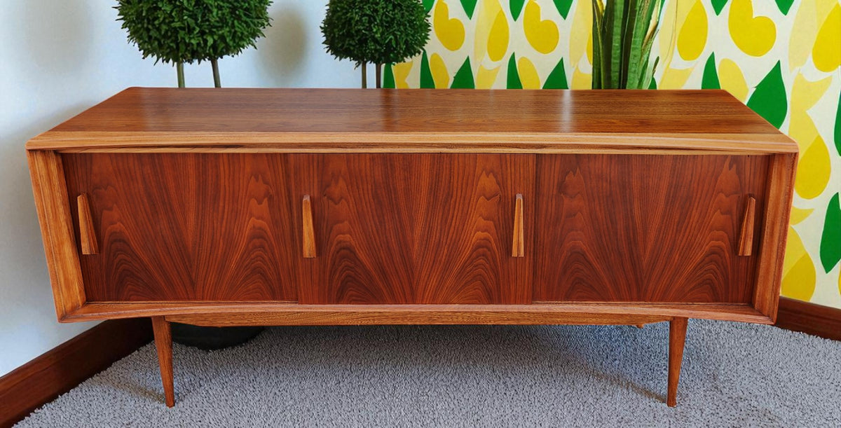 REFINISHED Mid Century Modern Walnut Buffet Credenza by Deilcraft 68