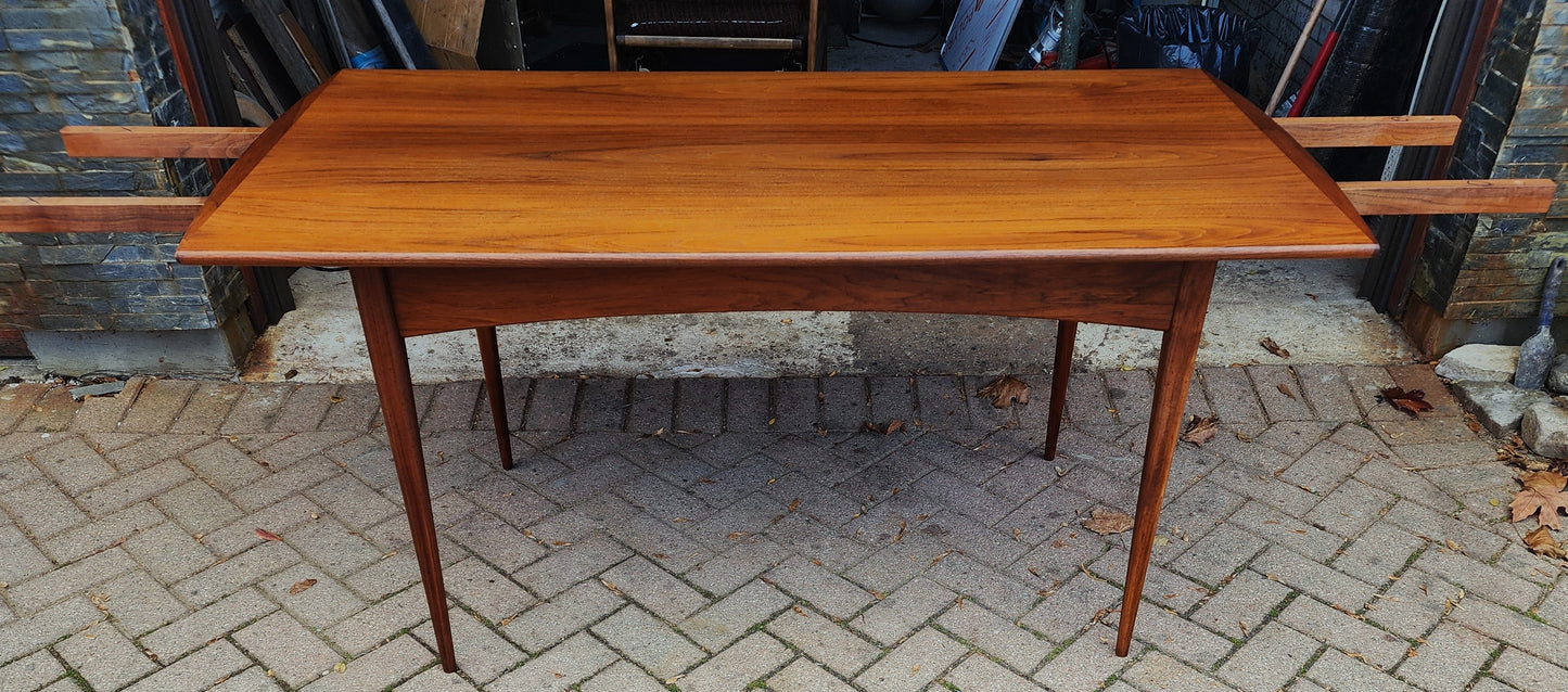 REFINISHED Mid Century Modern Walnut Extendable Dining Table 62.5"- 86.5"