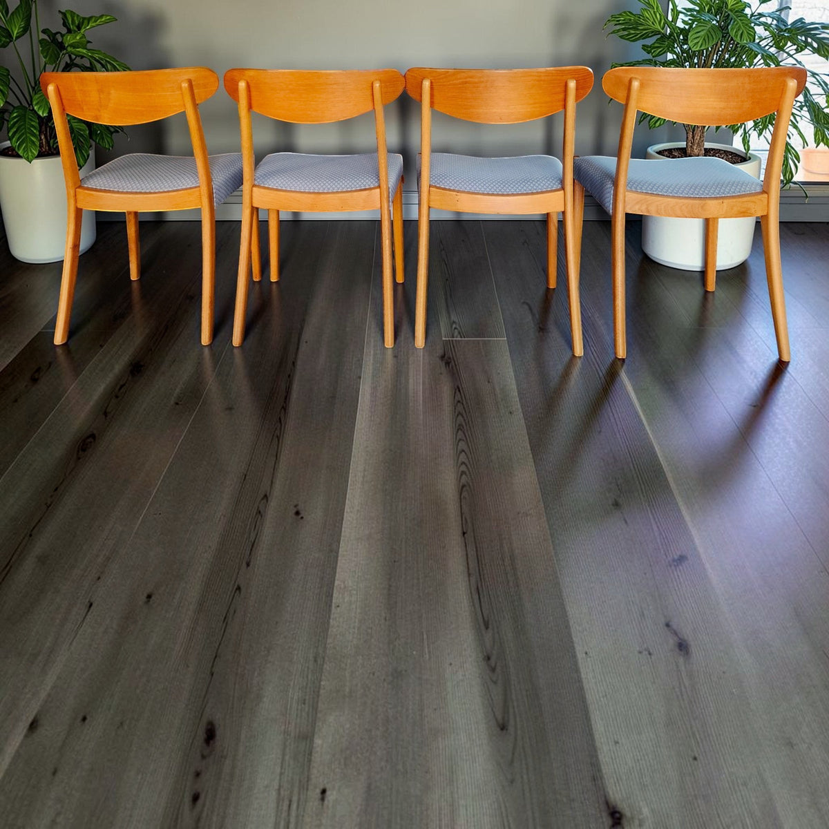 Mid Century Modern Toronto set of four Danish oak dining chairs with teak backrests and light grey upholstered seats