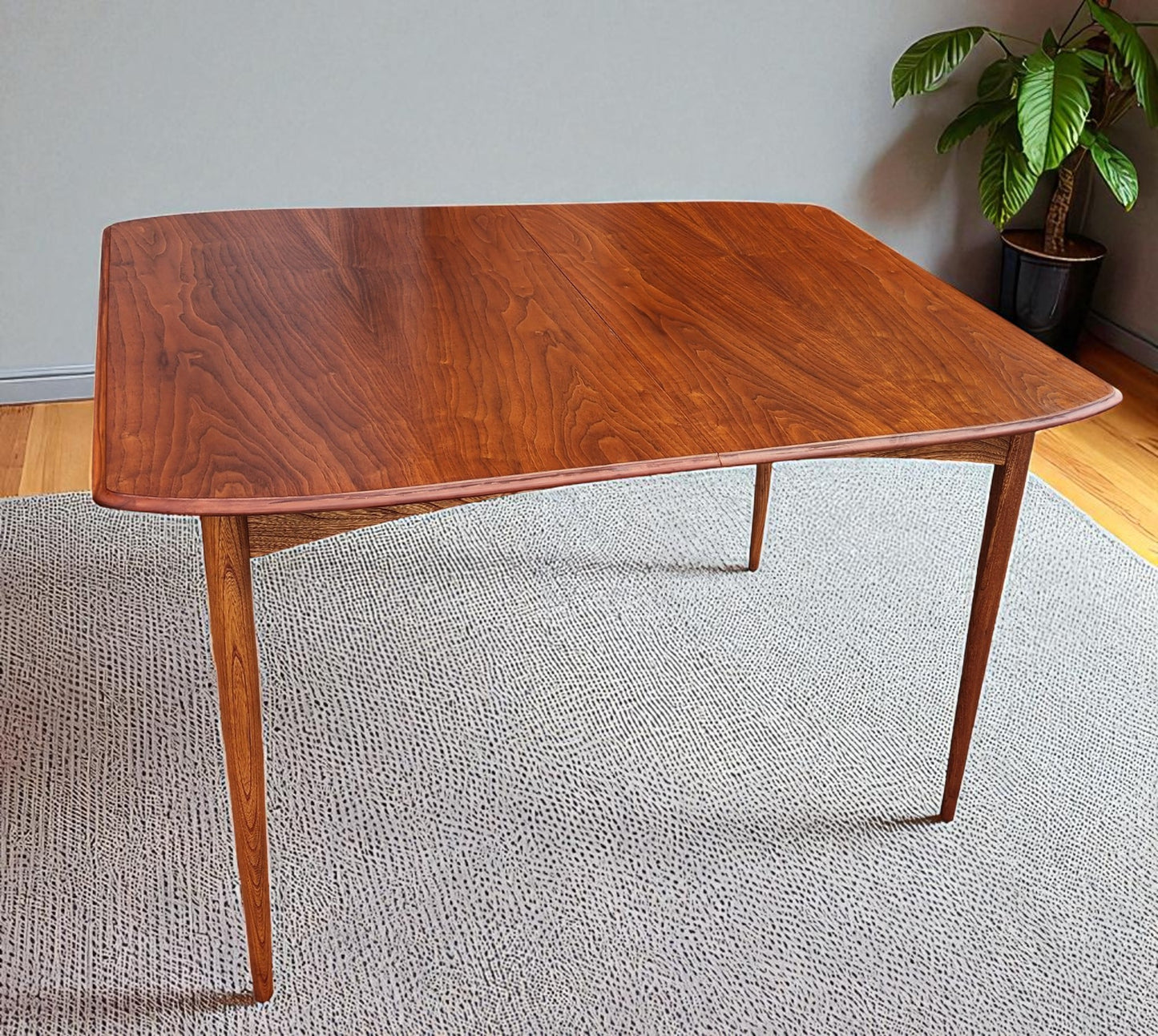 REFINISHED MCM Walnut Dining Table w 2 leaves by Deilcraft, 4-6 ft