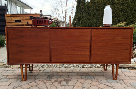 Danish Mid Century Modern Teak Sideboard Credenza Buffet TV Media Console Long - Mid Century Modern Toronto
