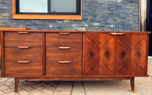REFINISHED Mid Century Modern Walnut Sideboard Buffet TV Media Records Console - Mid Century Modern Toronto