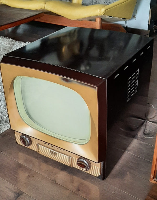 Vintage TV, Speakers, Amplifier & Record Player