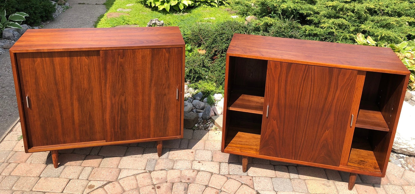 REFINISHED MCM Walnut Sideboard TV Media Record Console 37” - Mid Century Modern Toronto