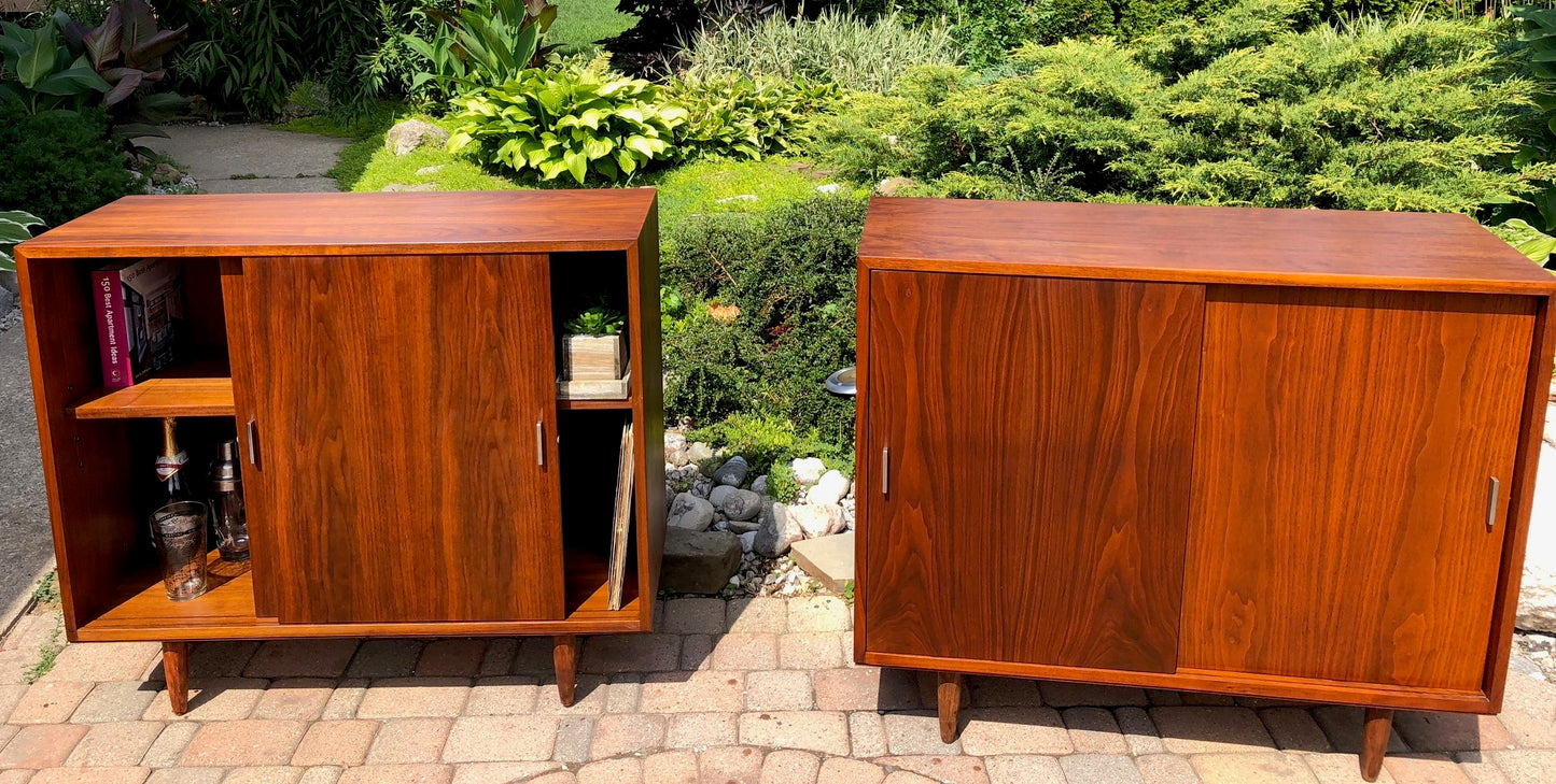 REFINISHED MCM Walnut Sideboard TV Media Record Console 37” - Mid Century Modern Toronto