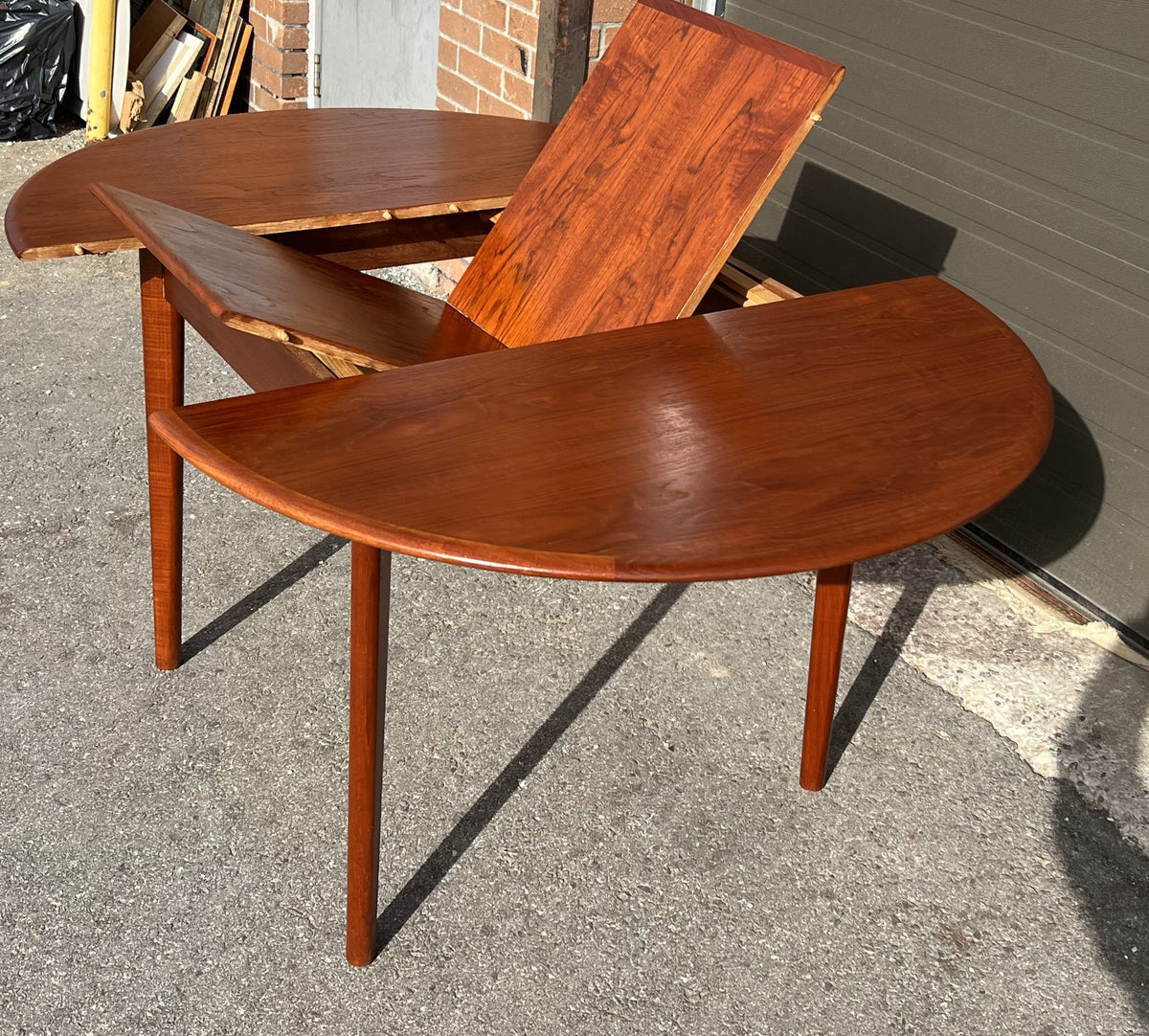 REFINISHED Mid Century Modern Teak Table Round w Butterfly Leaf 43