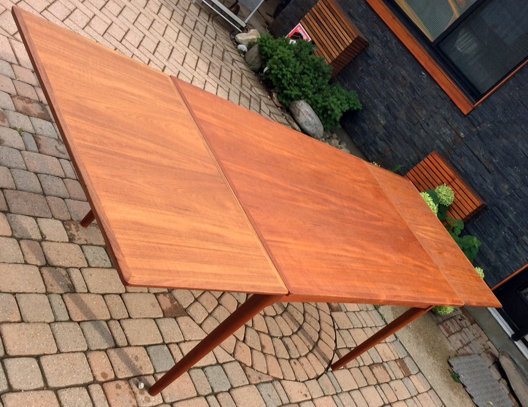 DANISH TEAK DRAW LEAF TABLE EXTENDABLE WITH 2 LEAVES REFINISHED - Mid Century Modern Toronto