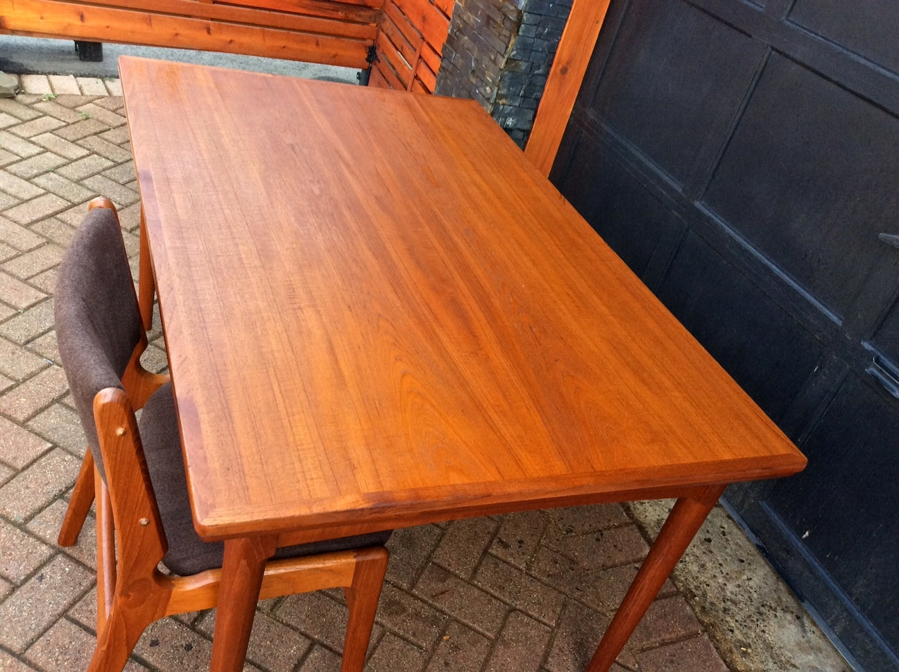 DANISH TEAK DRAW LEAF TABLE EXTENDABLE WITH 2 LEAVES REFINISHED - Mid Century Modern Toronto