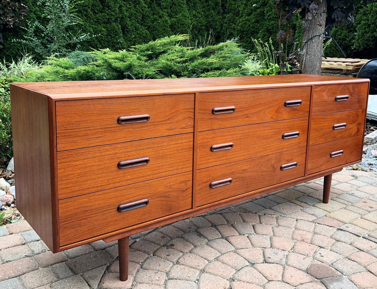 RESTORED MCM Teak Dresser 9 drawers Perfect cond. 75.5