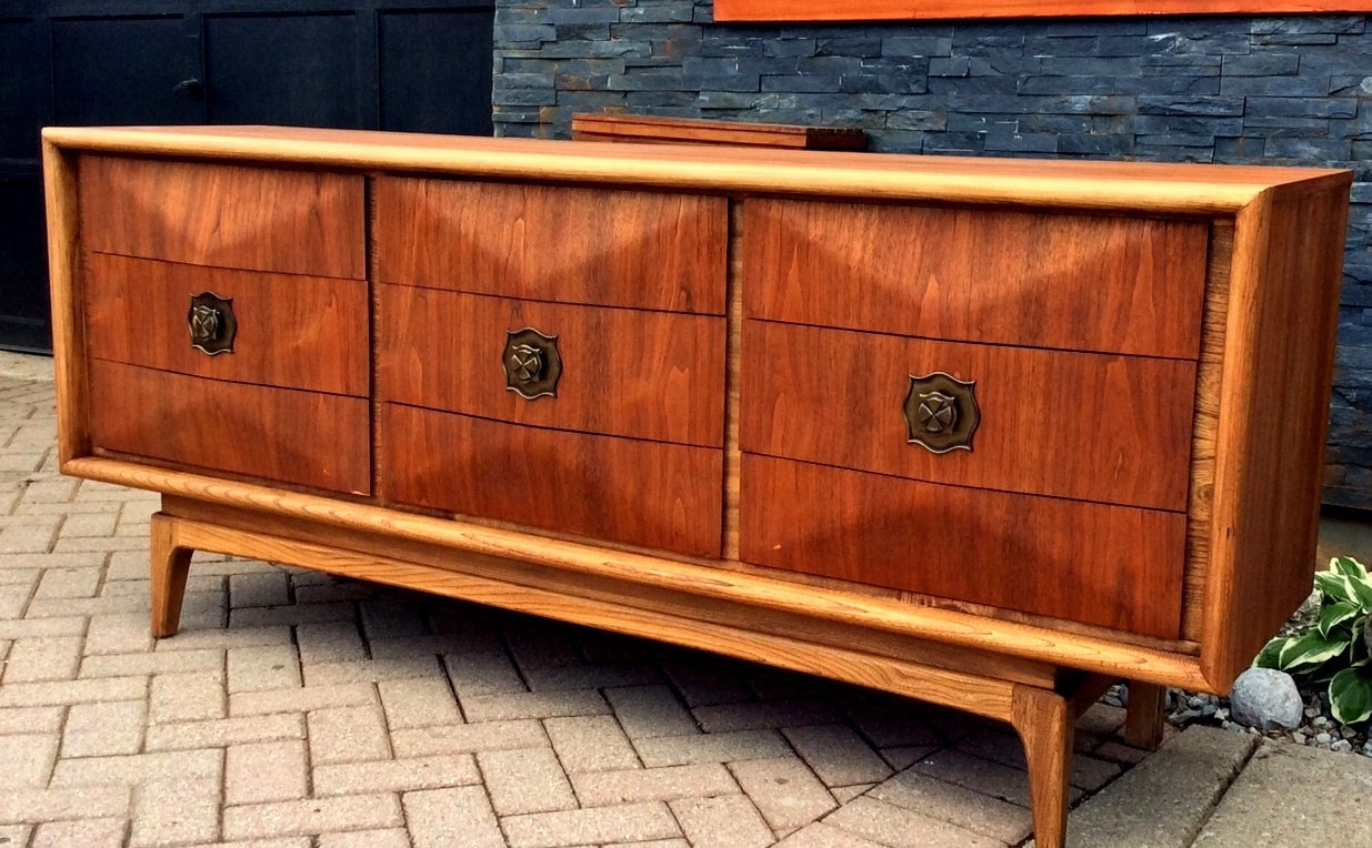 REFINISHED Sculptural Mid Century Modern Walnut Bedroom Set Vladimir Kagan style: 9 Drawer Dresser,Tallboy and 2 Nightstands - Mid Century Modern Toronto