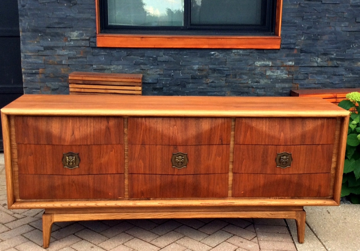 REFINISHED Sculptural Mid Century Modern Walnut Bedroom Set Vladimir Kagan style: 9 Drawer Dresser,Tallboy and 2 Nightstands - Mid Century Modern Toronto