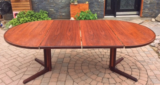 REFINISHED Danish MCM Rosewood Table Round to Oval w 2 Leaves 48"-86.5" - Mid Century Modern Toronto