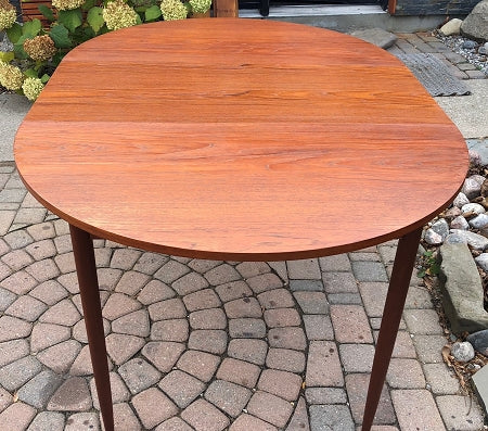 REFINISHED MCM  Round to Oval Teak Table w 3 Leaves 41.5"-93" perfect - Mid Century Modern Toronto