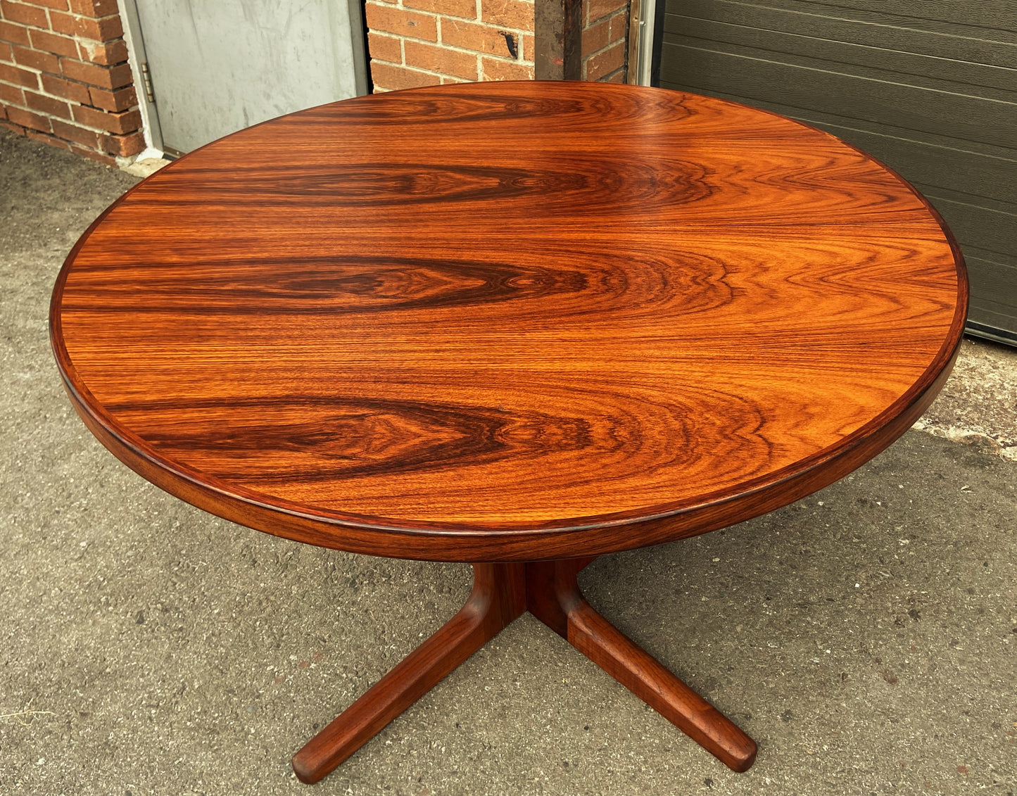 REFINISHED Danish Mid Century Modern Rosewood Table Round to Oval w 2 Leaves 47"-87"