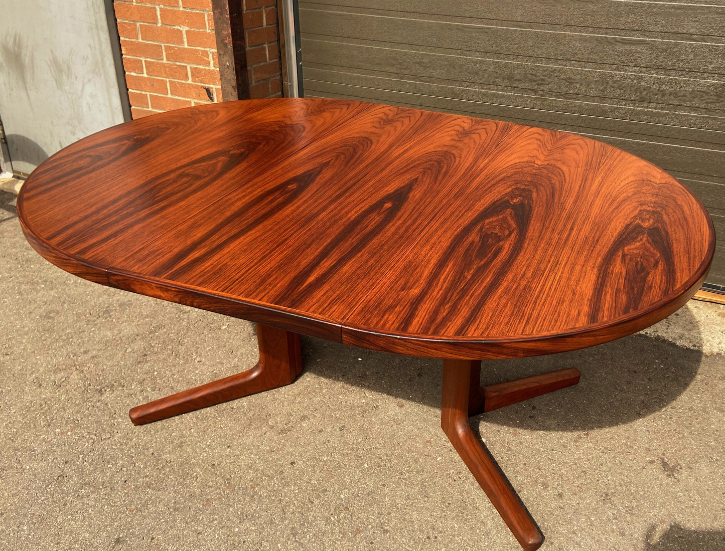REFINISHED Danish Mid Century Modern Rosewood Table Round to Oval w 2 Leaves 47"-87"