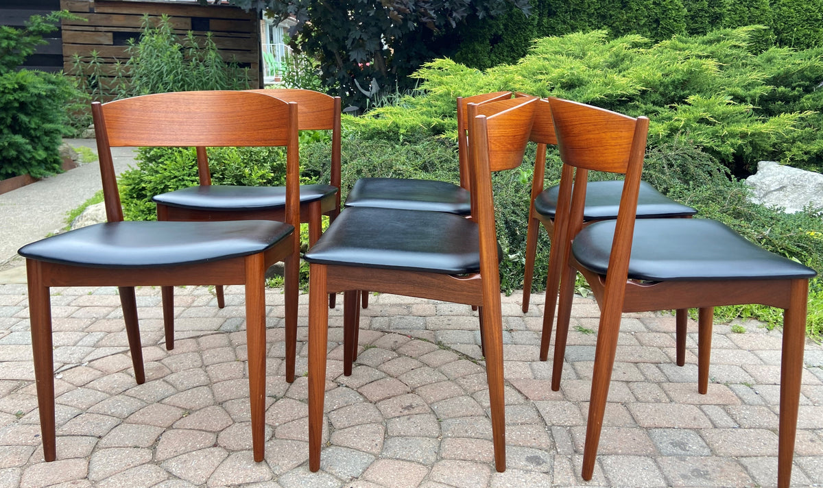 6 Danish Mid Century Modern Teak Chairs by Jydsk Møbelindustri