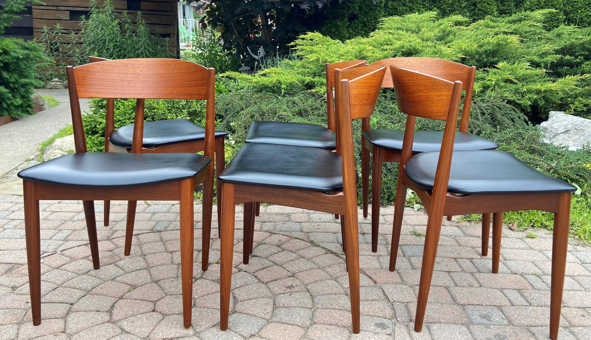 6 Danish Mid Century Modern Teak Chairs by Jydsk Møbelindustri