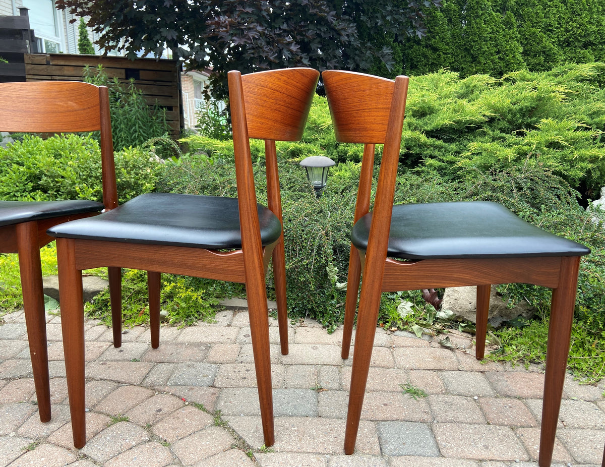 6 Danish Mid Century Modern Teak Chairs by Jydsk Møbelindustri