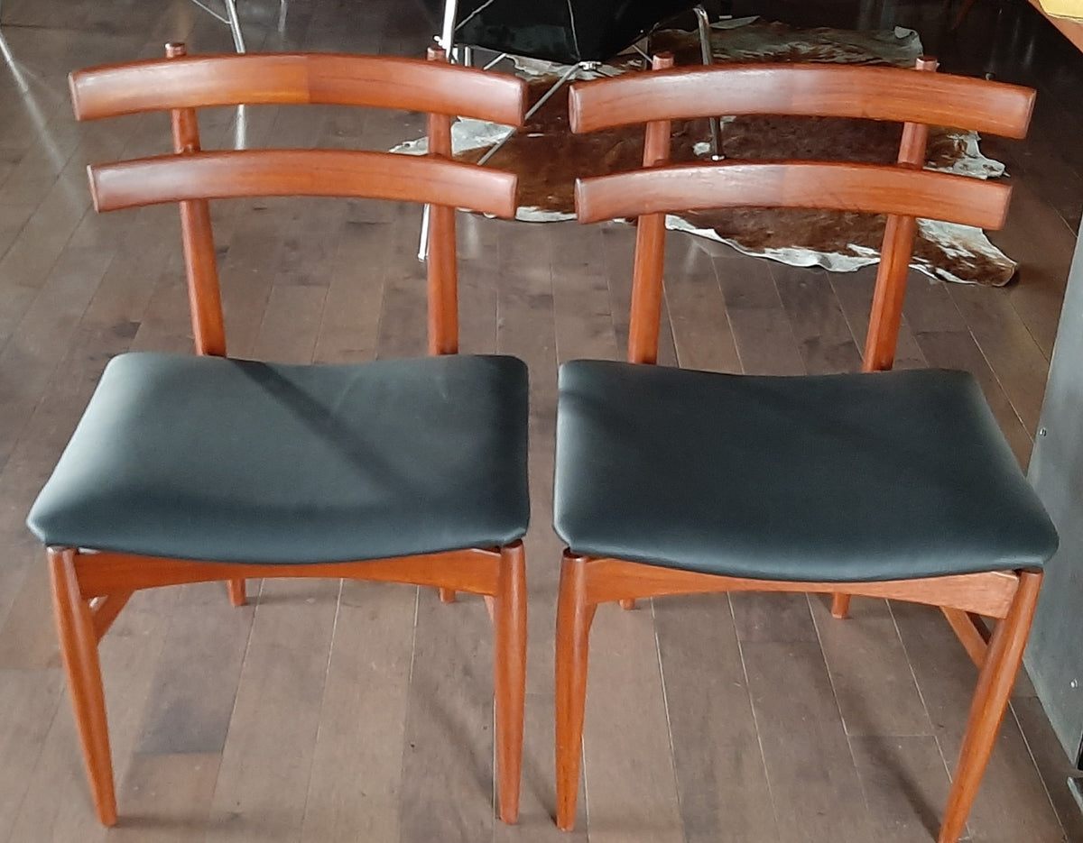 2 REFINISHED P. Hundevad Teak Chairs REUPHOLSTERED in Real Leather, PERFECT, model 30 - Mid Century Modern Toronto