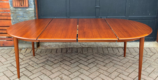 REFINISHED Danish MCM Teak Table Round with 2 Leaves by Skovmand and Andersen for Moreddi, 47"-86"
