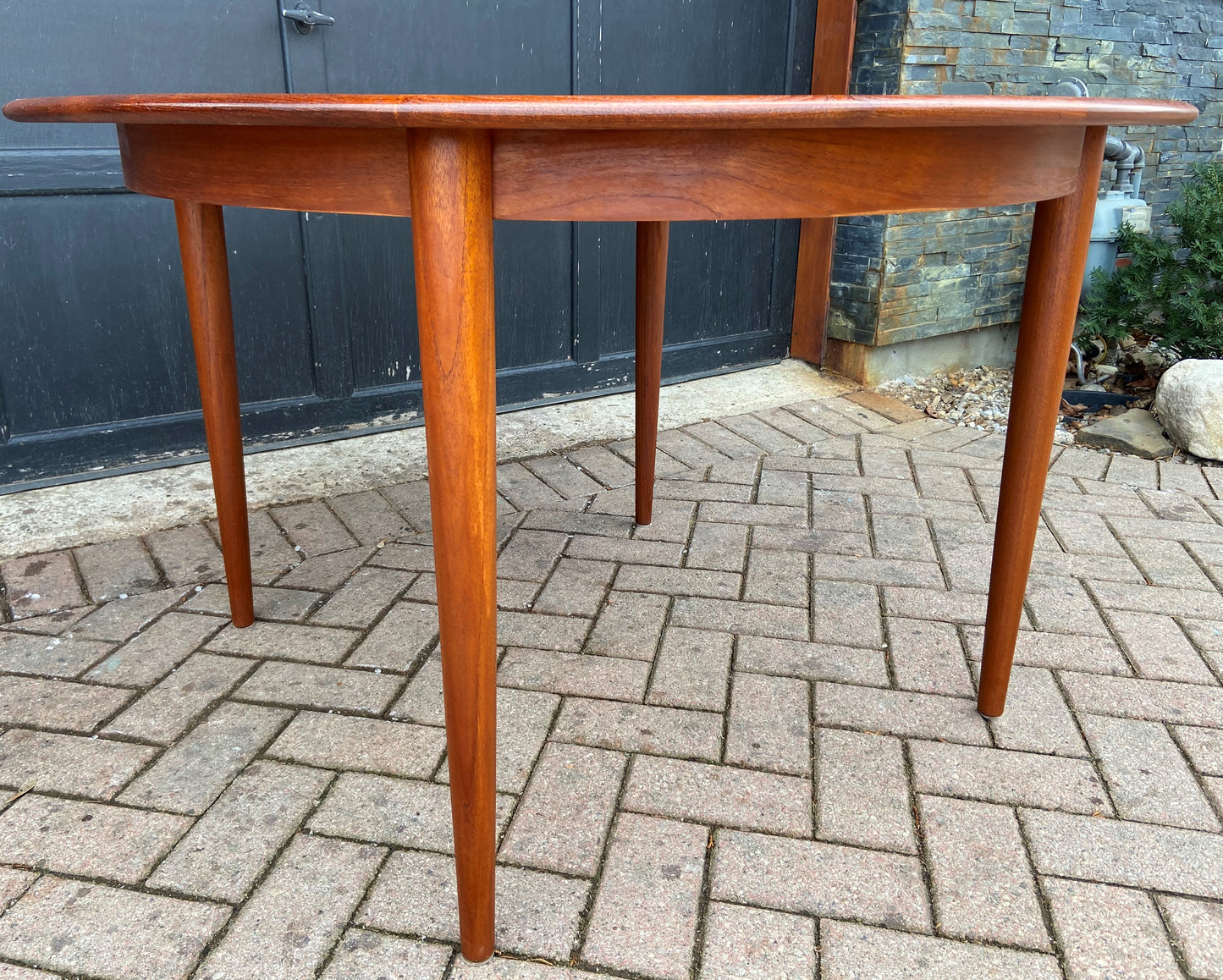REFINISHED Danish MCM Teak Table Round with 2 Leaves by Skovmand and Andersen for Moreddi, 47"-86"