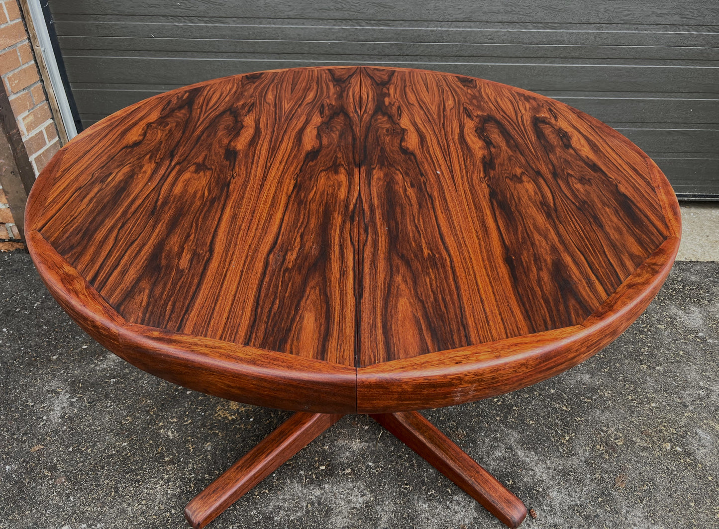 REFINISHED Danish Mid Century Modern Rosewood Table Round w 1 Leaf, 47"-66.5"