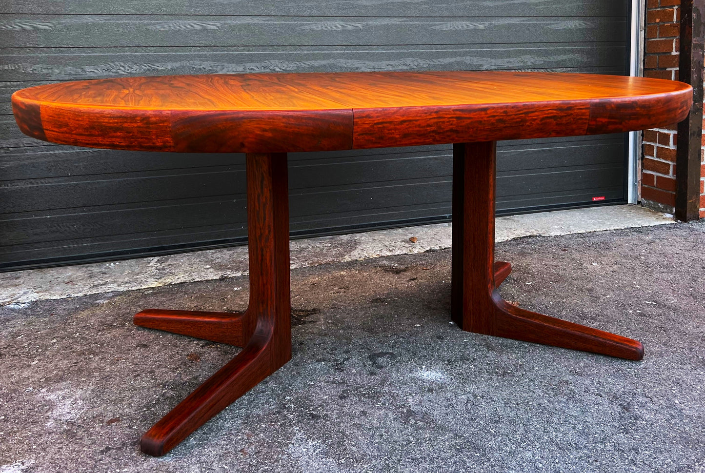 REFINISHED Danish Mid Century Modern Rosewood Table Round w 1 Leaf, 47"-66.5"