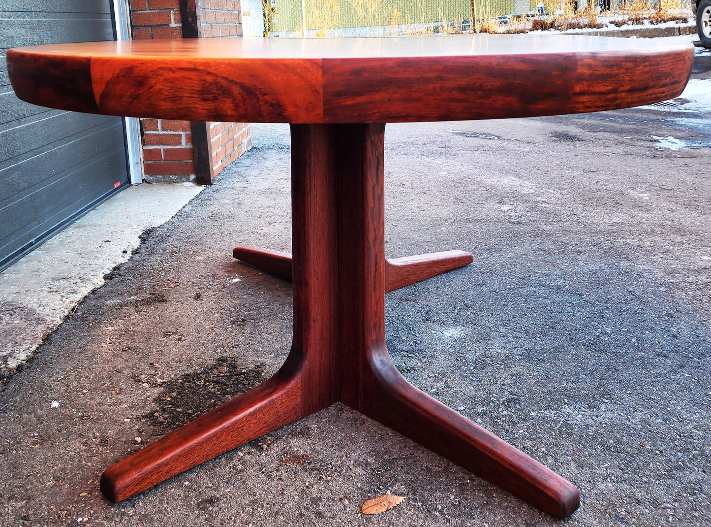 REFINISHED Danish Mid Century Modern Rosewood Table Round w 1 Leaf, 47"-66.5"