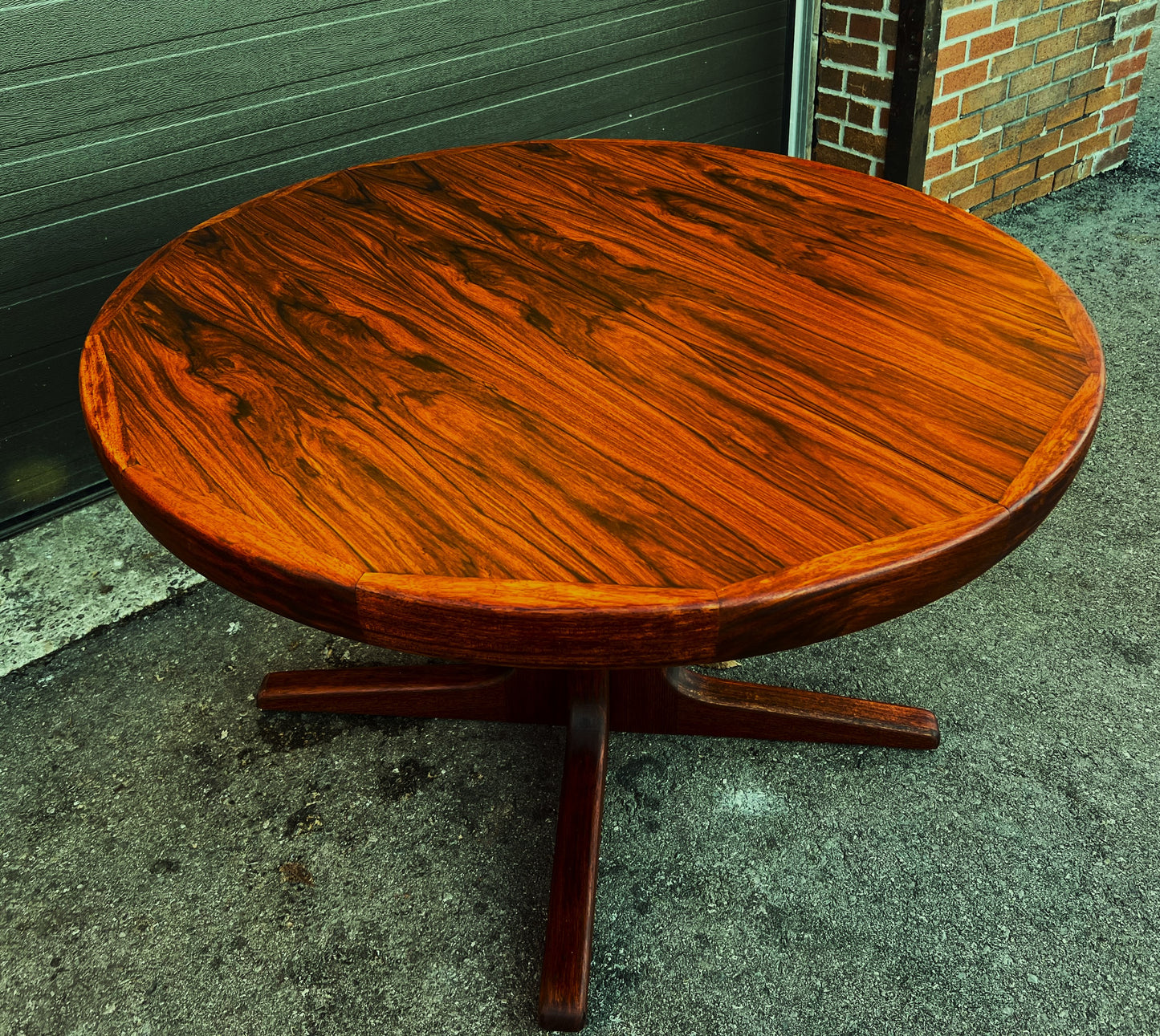 REFINISHED Danish Mid Century Modern Rosewood Table Round w 1 Leaf, 47"-66.5"