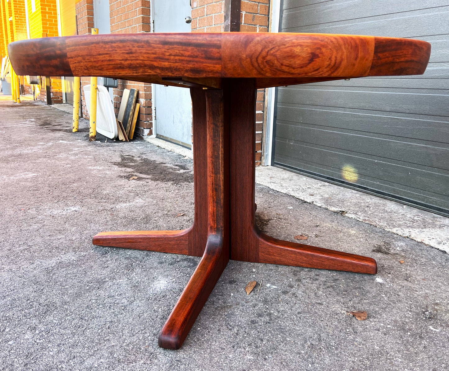 REFINISHED Danish Mid Century Modern Rosewood Table Round w 1 Leaf, 47"-66.5"