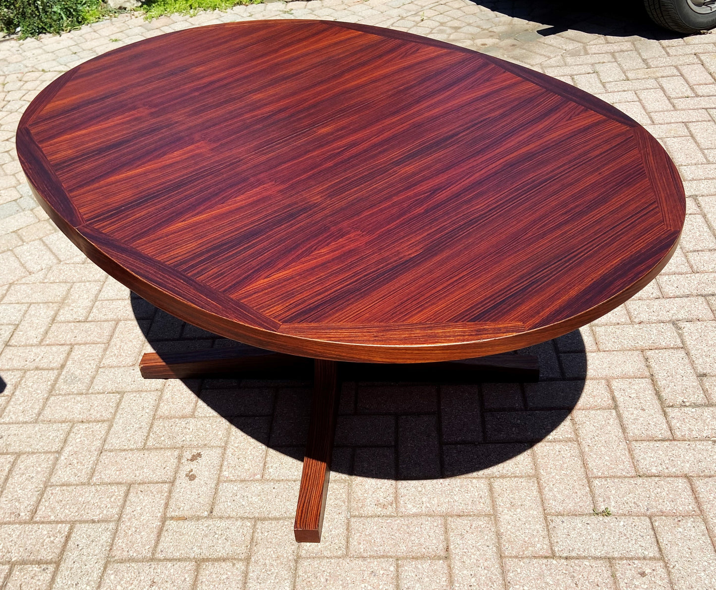 REFINISHED Danish Mid Century Modern Rosewood Table w 2 Leaves by Dyrlund, 64"-103.5"