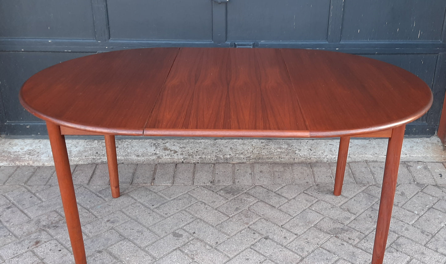 REFINISHED Danish MCM Teak Table Round to Oval w 1 Leaf 41.5"-61", PERFECT