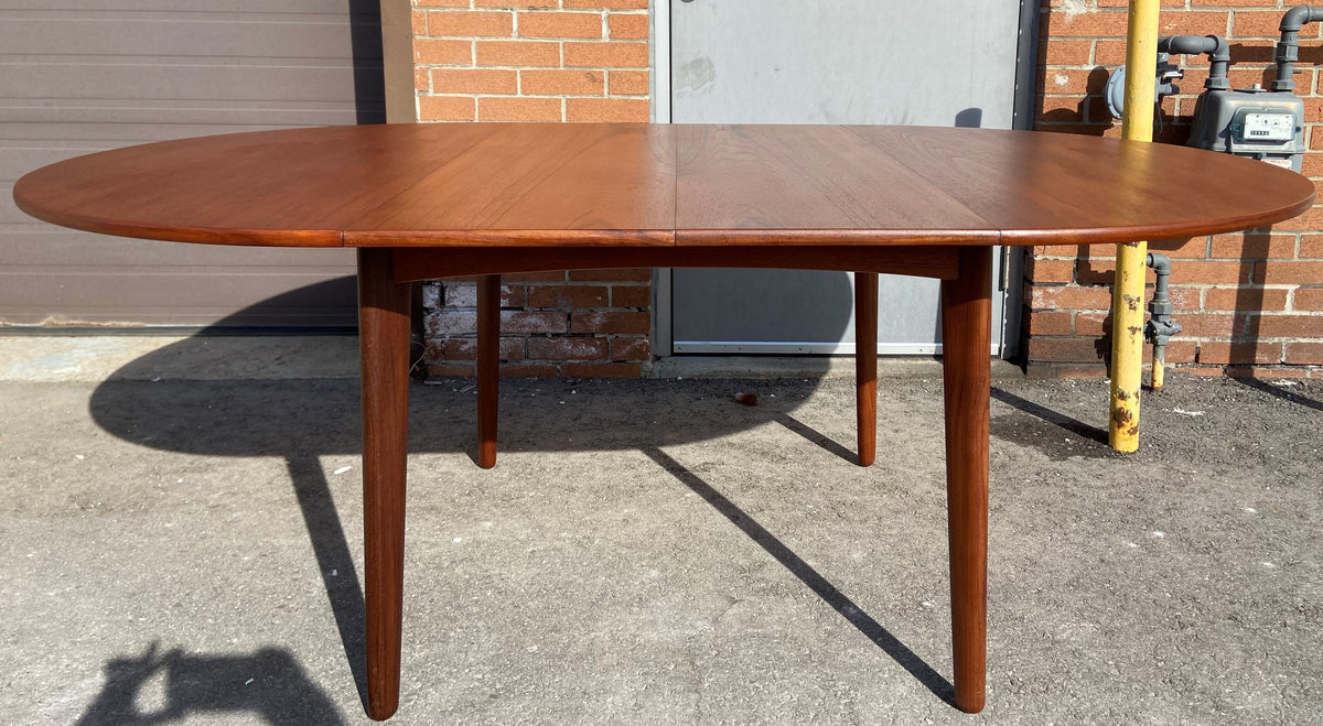 REFINISHED Danish MCM Teak Dining Table Round w 2 Leaves 47