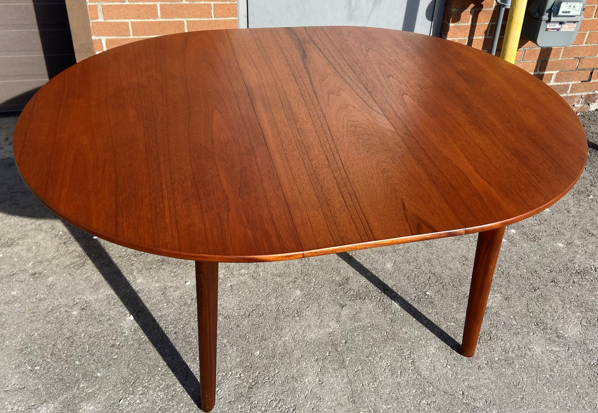 REFINISHED Danish MCM Teak Dining Table Round w 2 Leaves 47