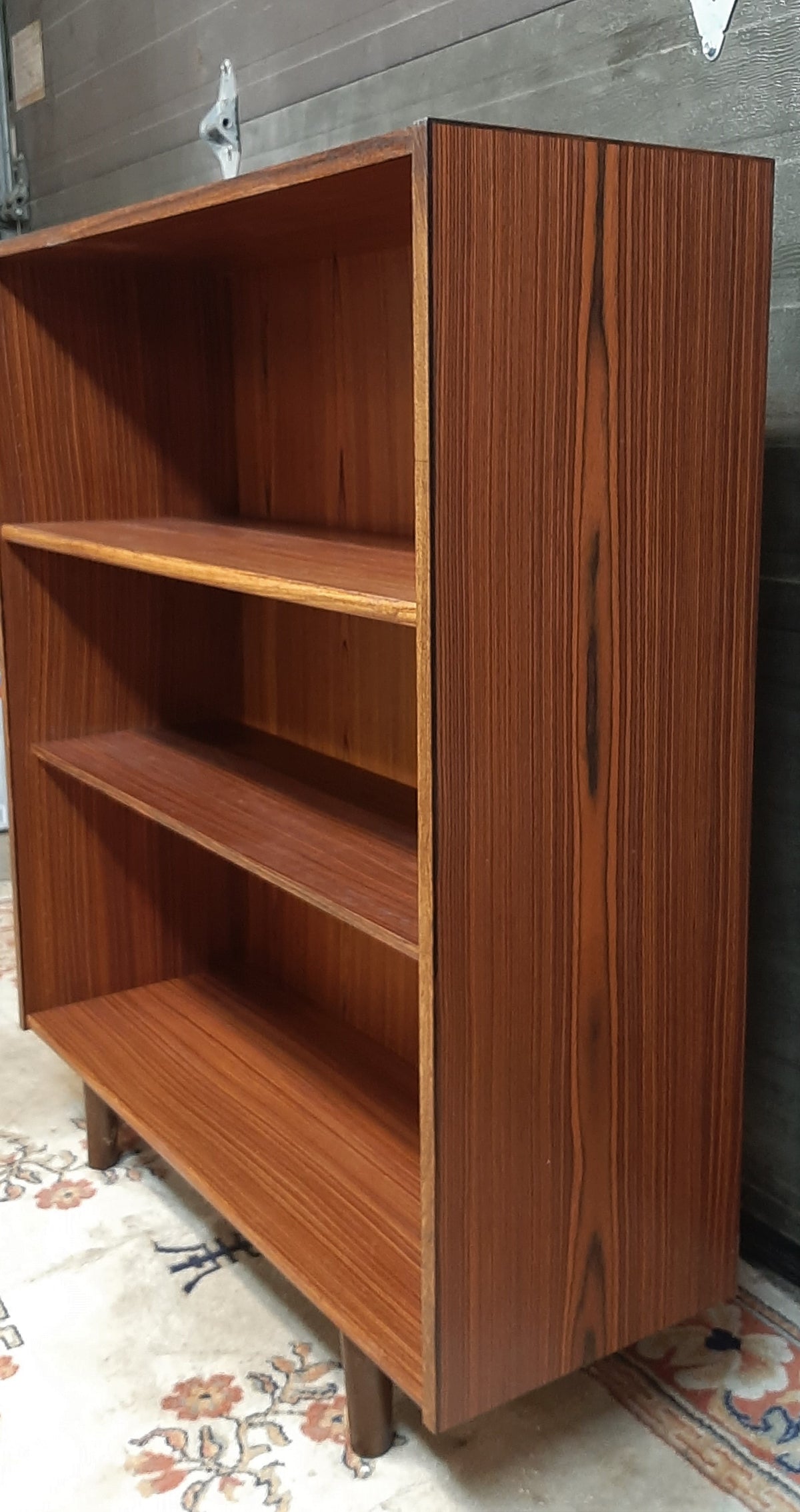 RESTORED Danish MCM Rosewood Bookcase Display 34