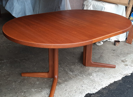 REFINISHED Danish MCM Teak Table Round to Oval w 1 leaf 47"-67", pedestal legs, PERFECT - Mid Century Modern Toronto