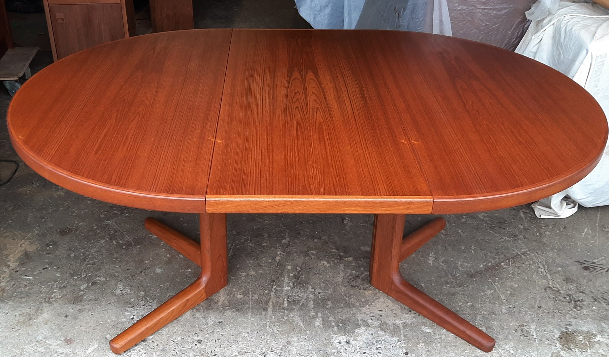 REFINISHED Danish MCM Teak Table Round to Oval w 1 leaf 47"-67", pedestal legs, PERFECT - Mid Century Modern Toronto