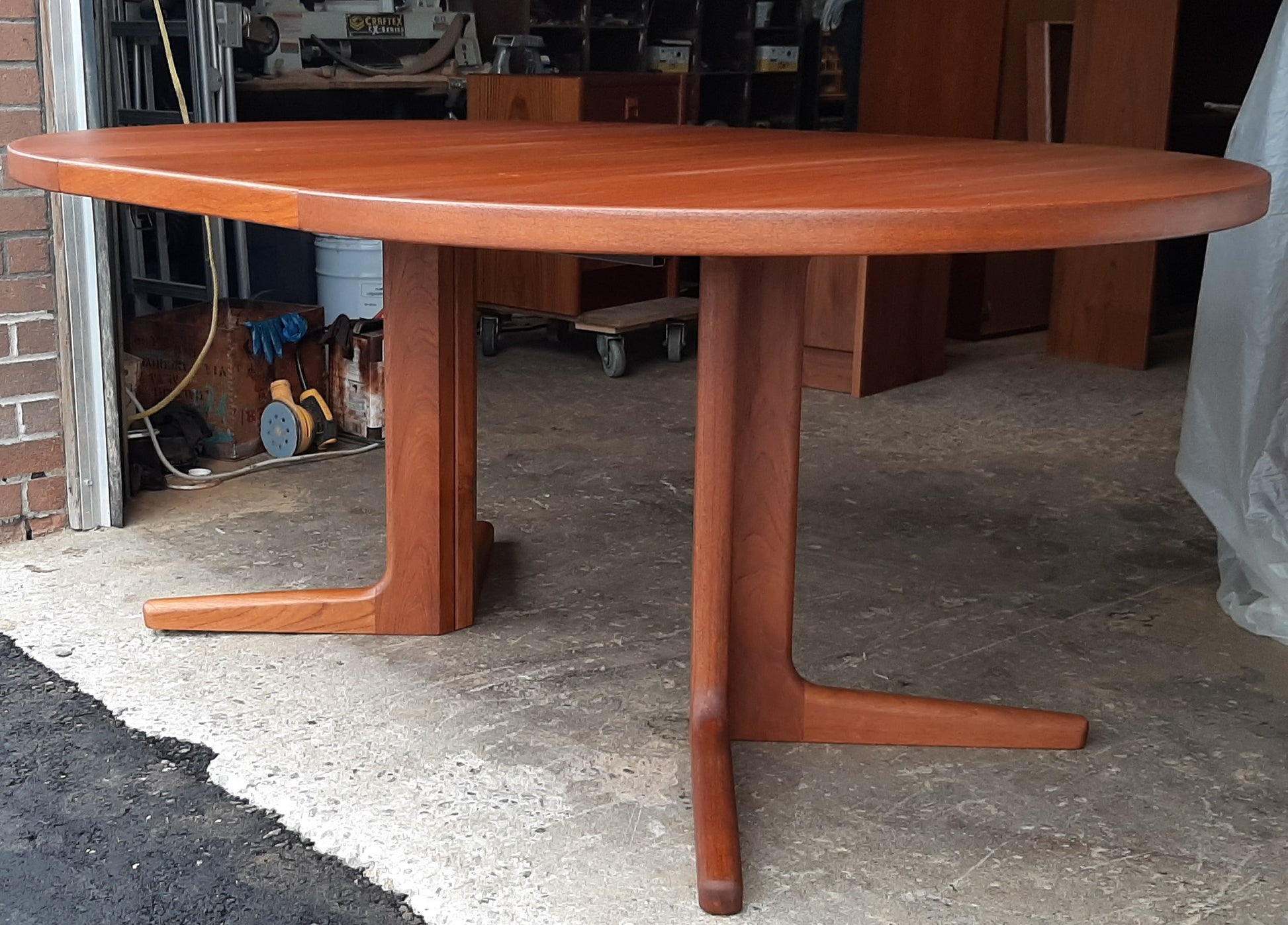 REFINISHED Danish MCM Teak Table Round to Oval w 1 leaf 47"-67", pedestal legs, PERFECT - Mid Century Modern Toronto