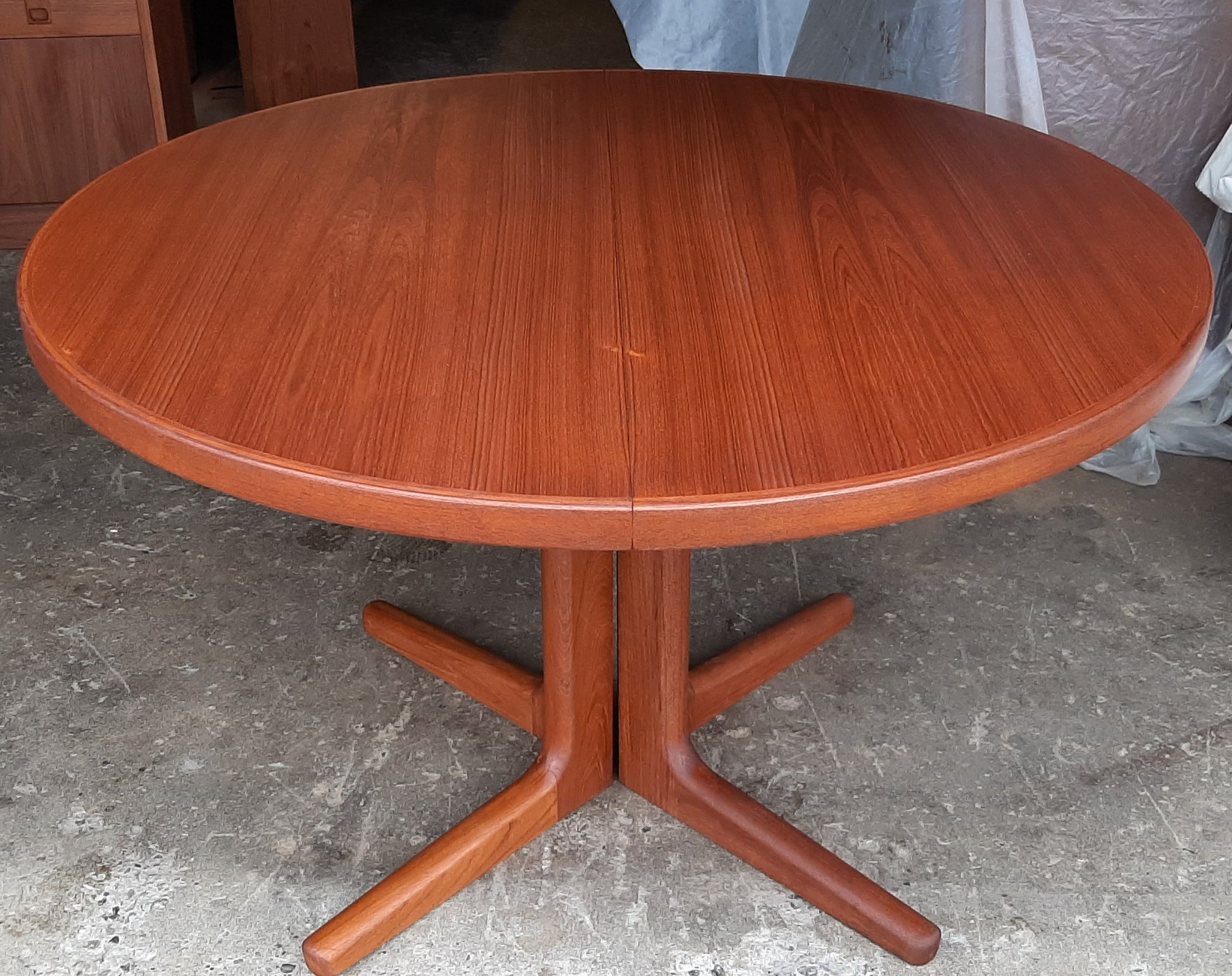 REFINISHED Danish MCM Teak Table Round to Oval w 1 leaf 47"-67", pedestal legs, PERFECT - Mid Century Modern Toronto