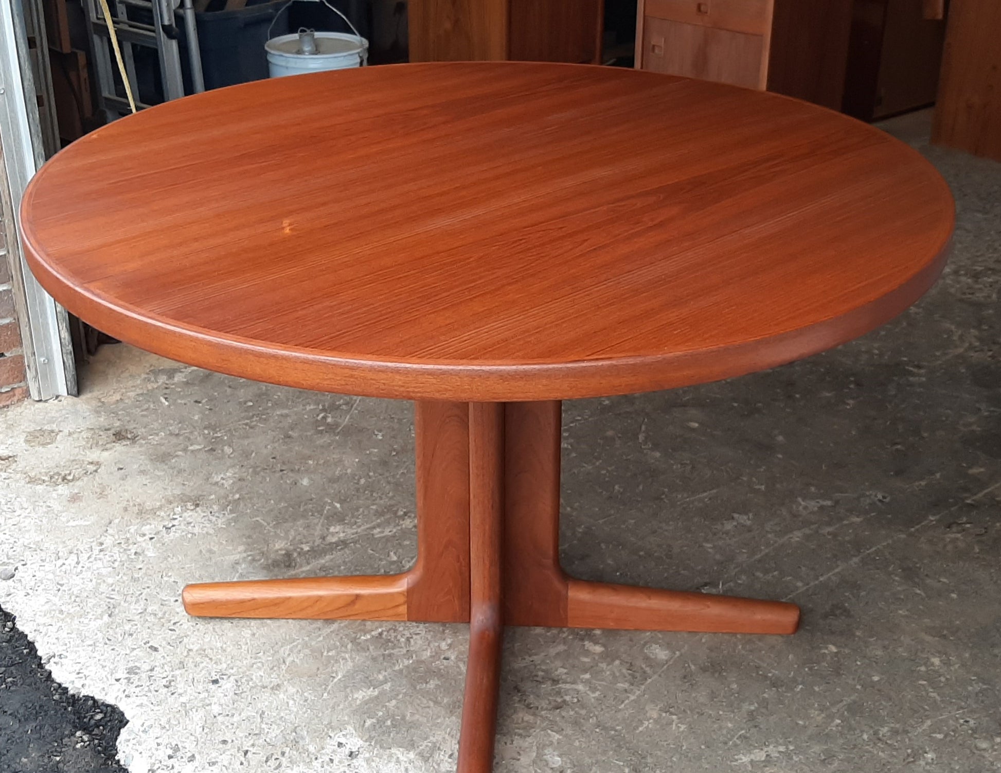 REFINISHED Danish MCM Teak Table Round to Oval w 1 leaf 47"-67", pedestal legs, PERFECT - Mid Century Modern Toronto