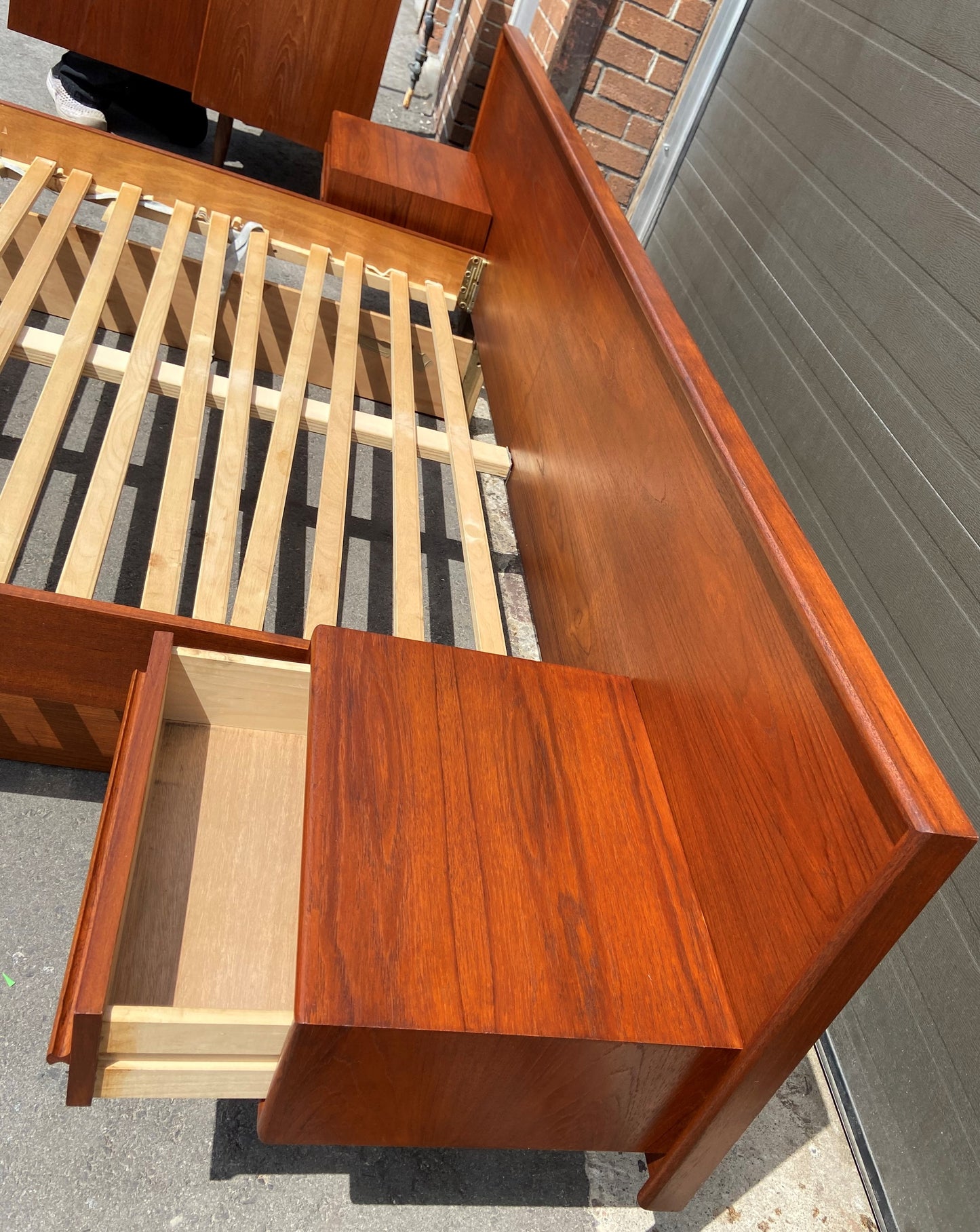 REFINISHED MCM Teak dresser, wardrobe & Queen platform bed w floating nightstands, Perfect