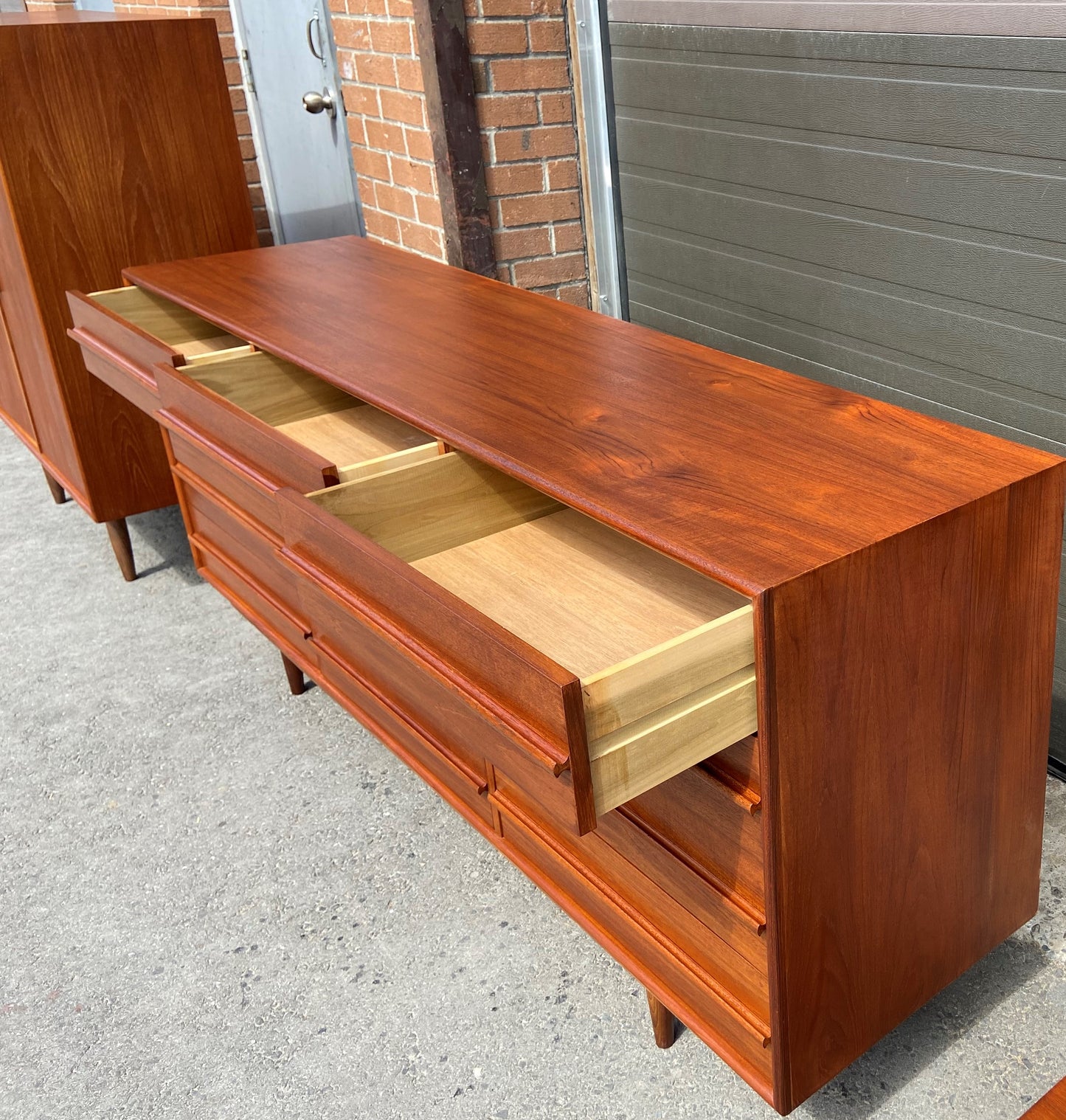 REFINISHED MCM Teak dresser, wardrobe & Queen platform bed w floating nightstands, Perfect