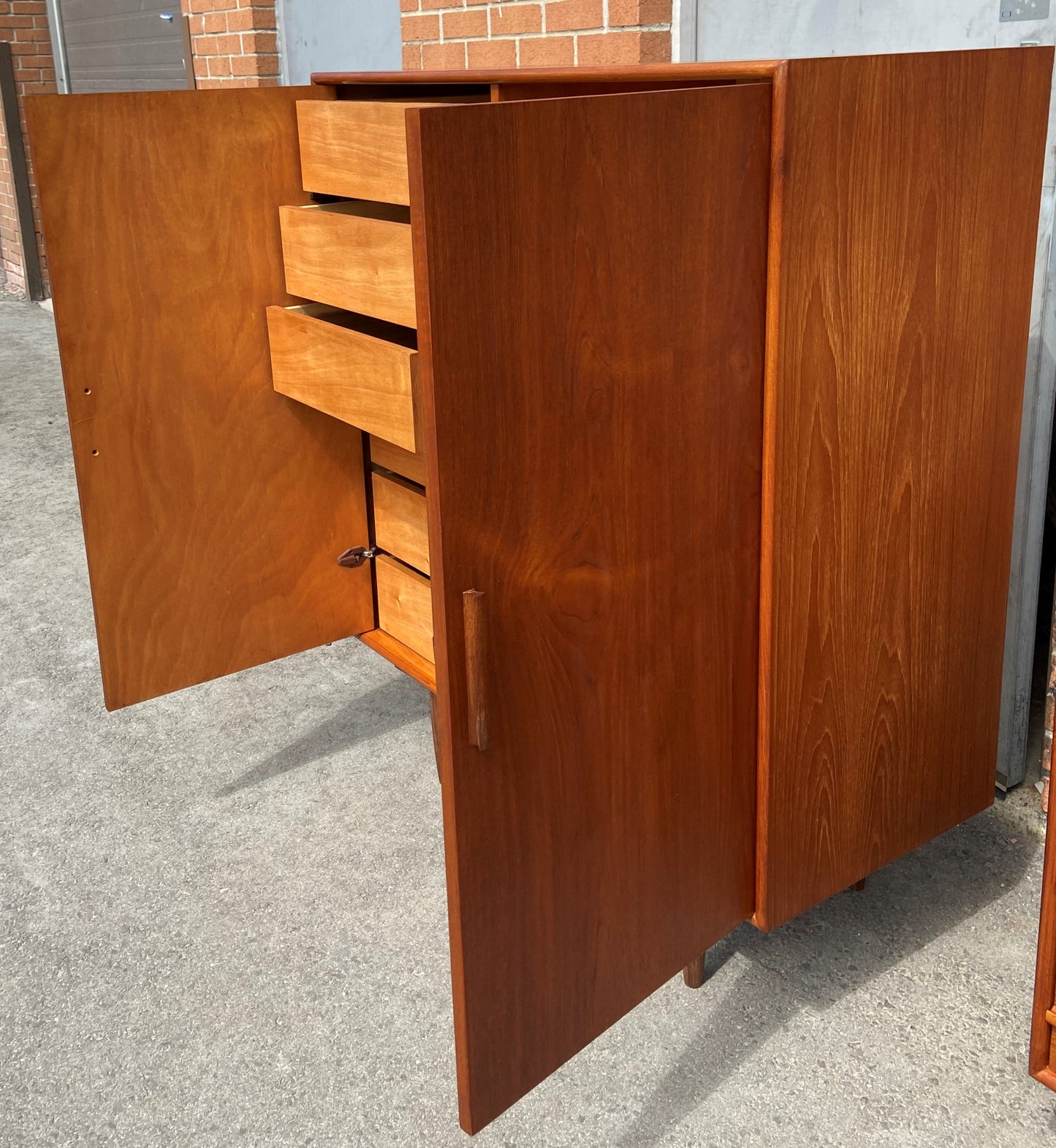 REFINISHED MCM Teak dresser, wardrobe & Queen platform bed w floating nightstands, Perfect