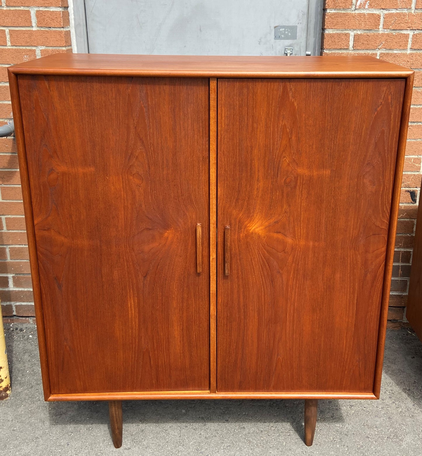 REFINISHED MCM Teak dresser, wardrobe & Queen platform bed w floating nightstands, Perfect