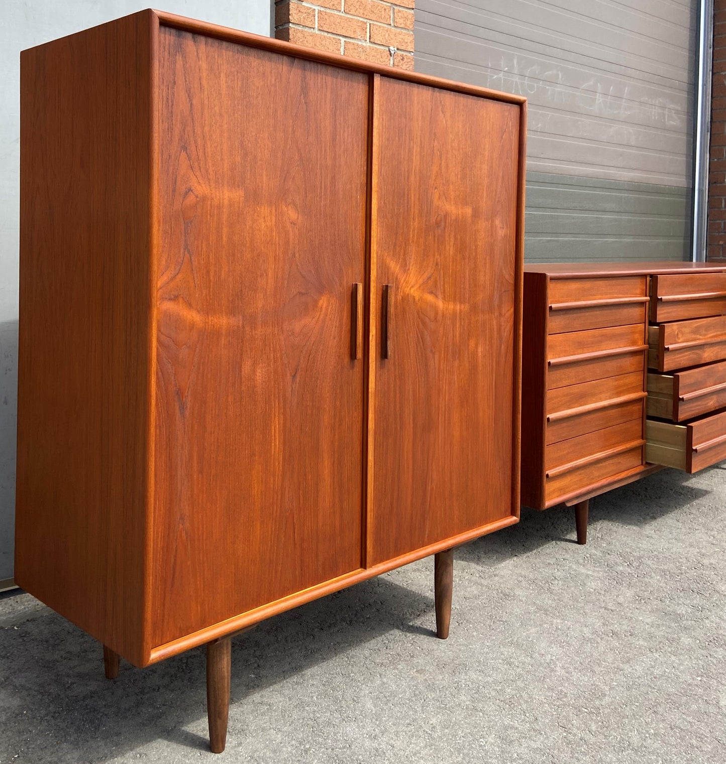 REFINISHED MCM Teak dresser, wardrobe & Queen platform bed w floating nightstands, Perfect