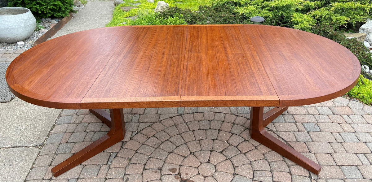 REFINISHED Danish Mid Century Modern Teak Dining Table w 2 Leaves by Dyrlund 50.5