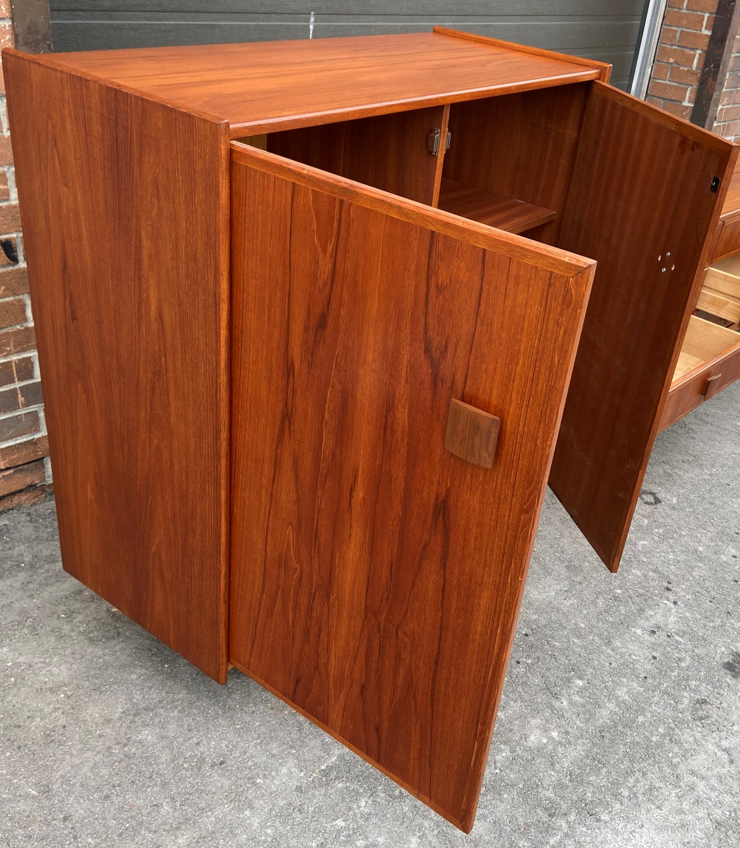 REFINISHED MCM Teak dresser, highboy & Queen platform bed w floating nightstands