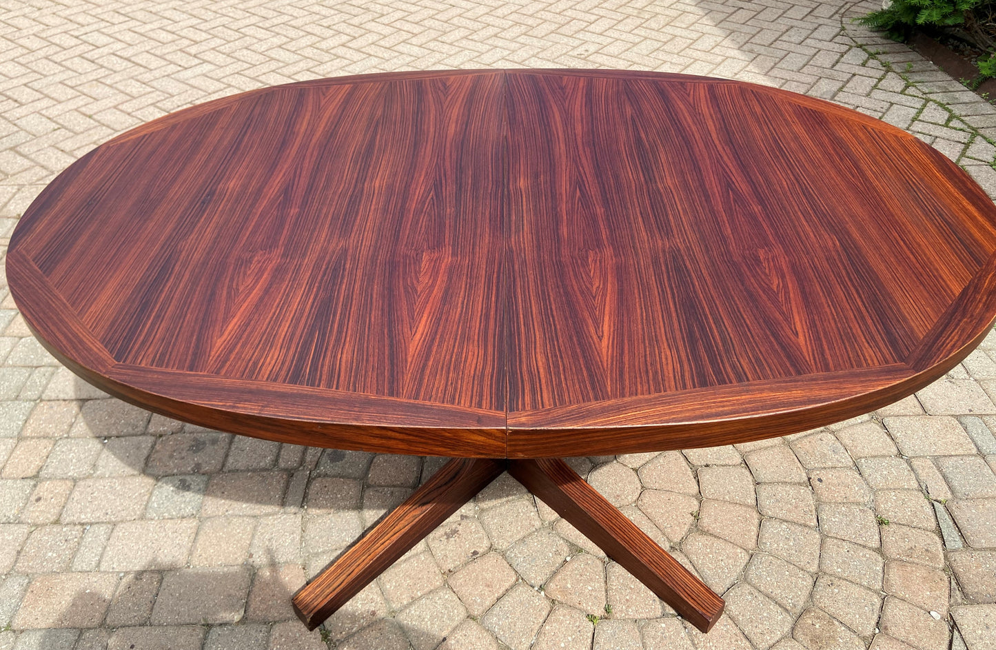 REFINISHED Danish Mid Century Modern Rosewood Table w 2 Leaves by Dyrlund, 64"-103.5"