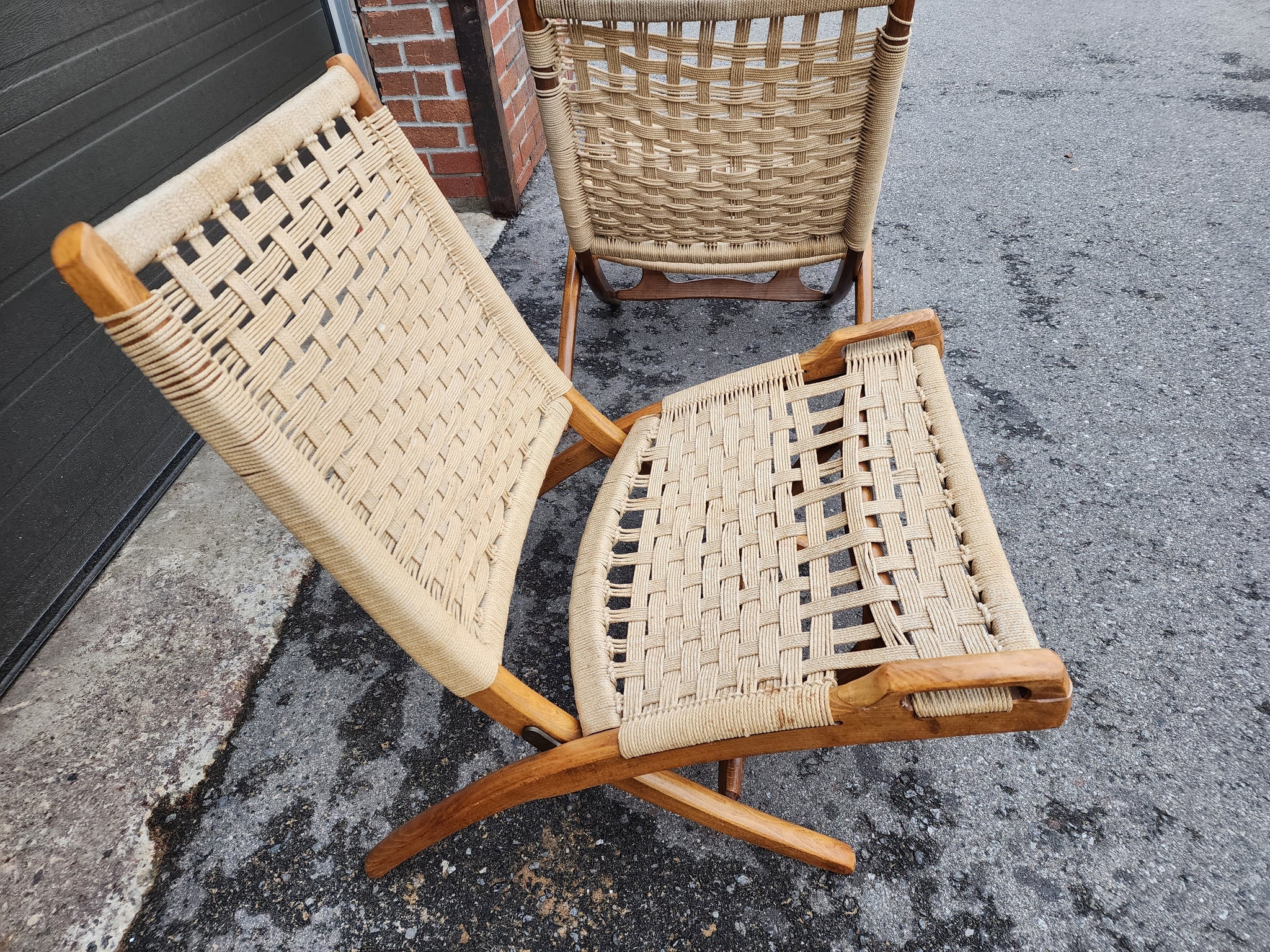 2 Mid Century Modern Rope Folding Lounge Chairs Wegner style