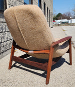 REFINISHED Mid Century Modern Teak Scoop Lounge Chair by R.Huber 5